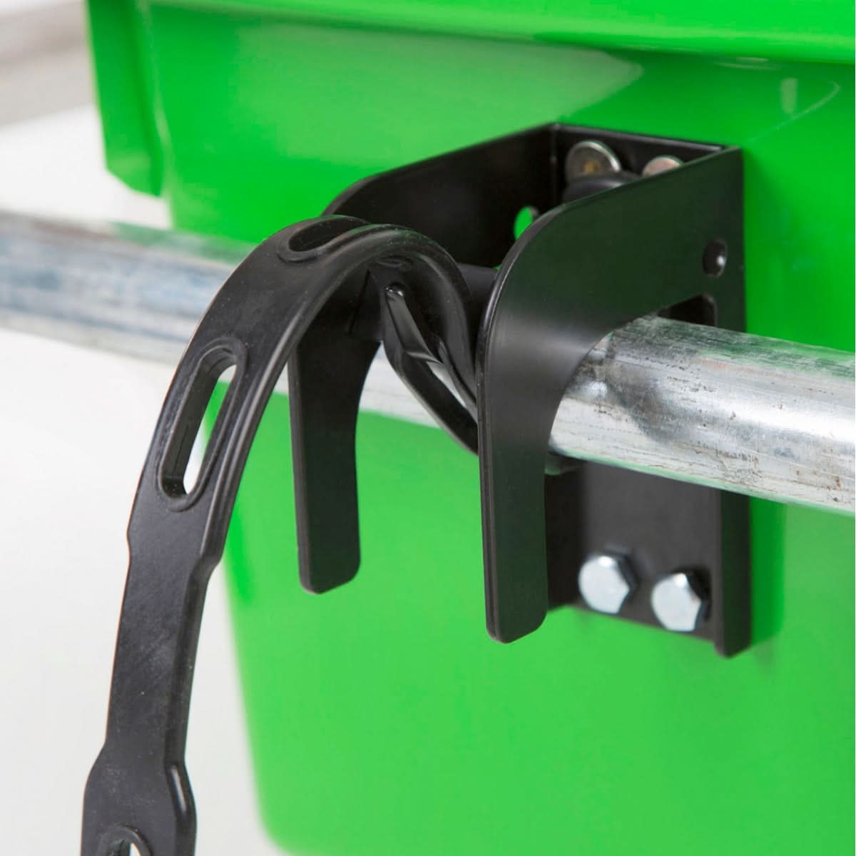 Adapatoare vitei 30L cu 5 tetine cauciuc, compartimentata, fixare usoara