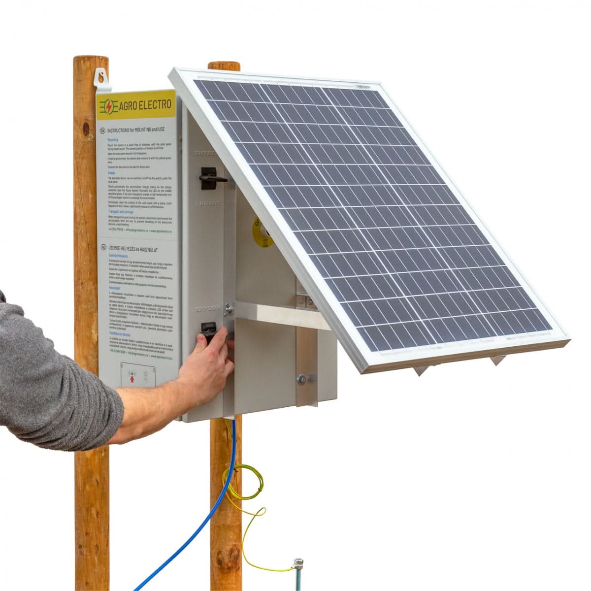 Sistem aparat gard electric (generator de impulsuri) DL 7200, cu panou solar 50 W, regulator de incarcare PWM 10 A, asamblat intr-o cutie metalica