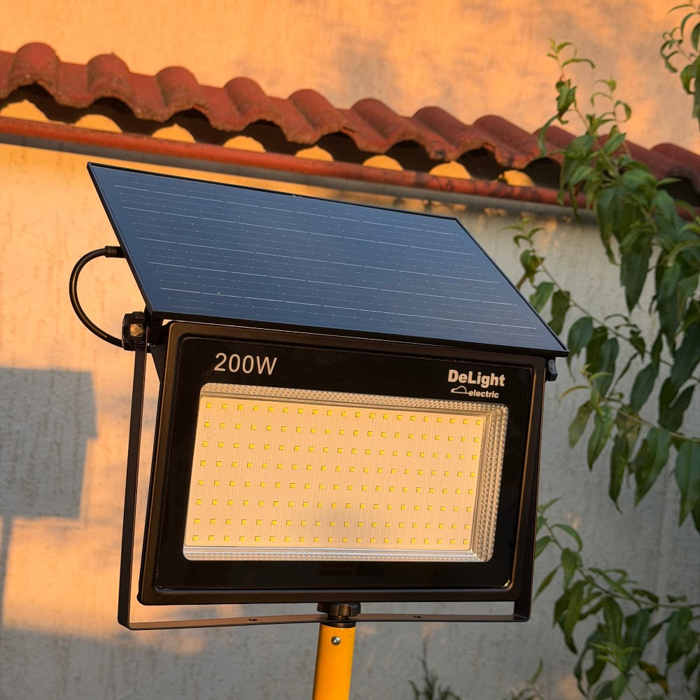 Proiector solar 200W, 1900 lm, 320x210x52 mm