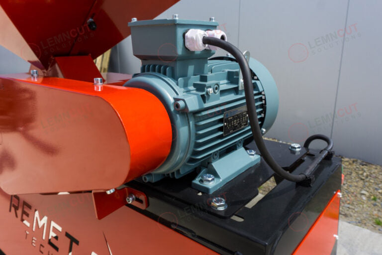 Aplatizor de cereale GX-100 REMET 3kW, trifazic 400V, role duble, productivitate ridicata