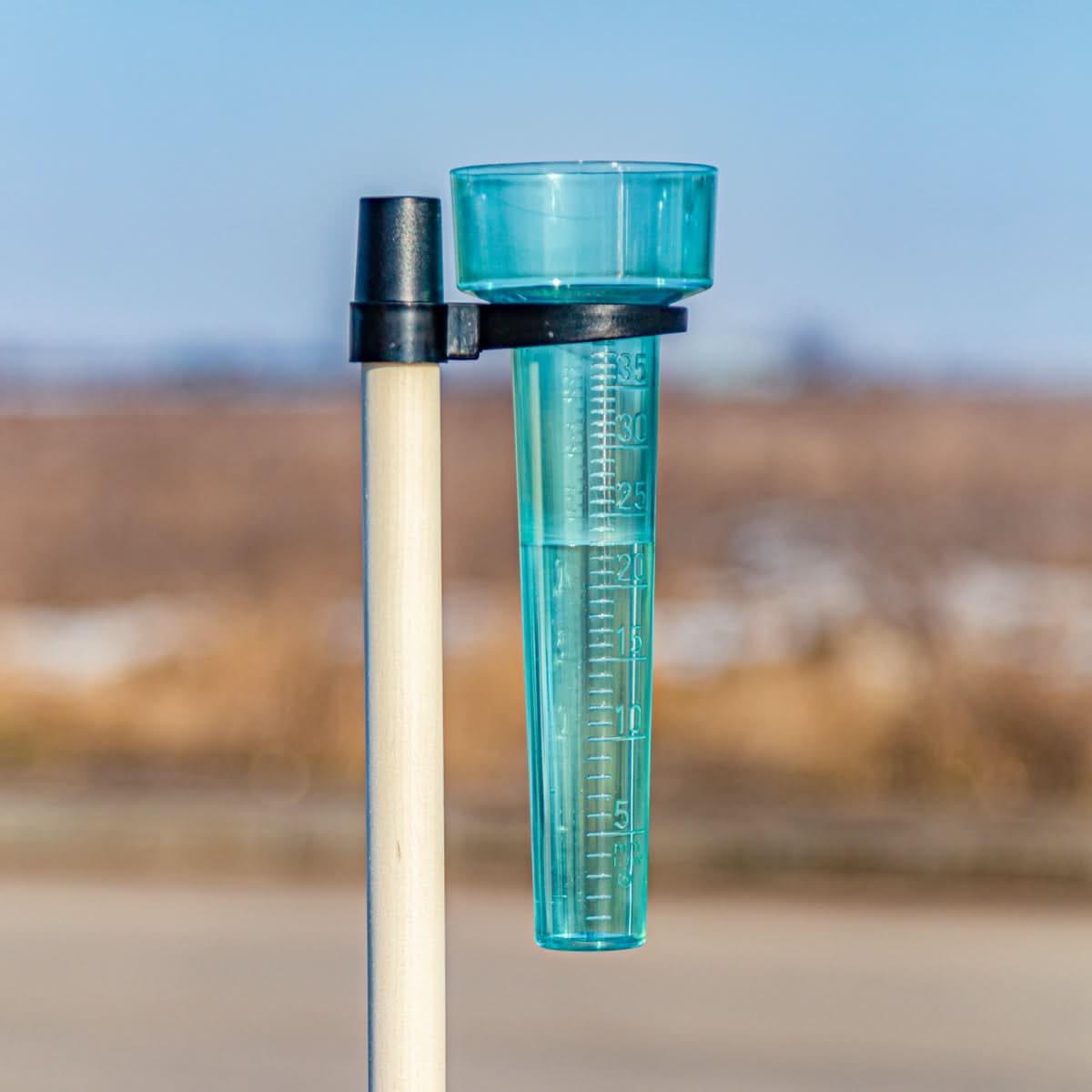 Pluviometru 40 ml cu gradatii de 1 ml pentru masurarea precipitatiilor