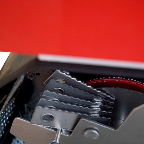 Moara electrica de furaje INCRAFT CR-3500, 3.5 kW, 20 ciocanele, 4 site, 200 kg/h, 10L