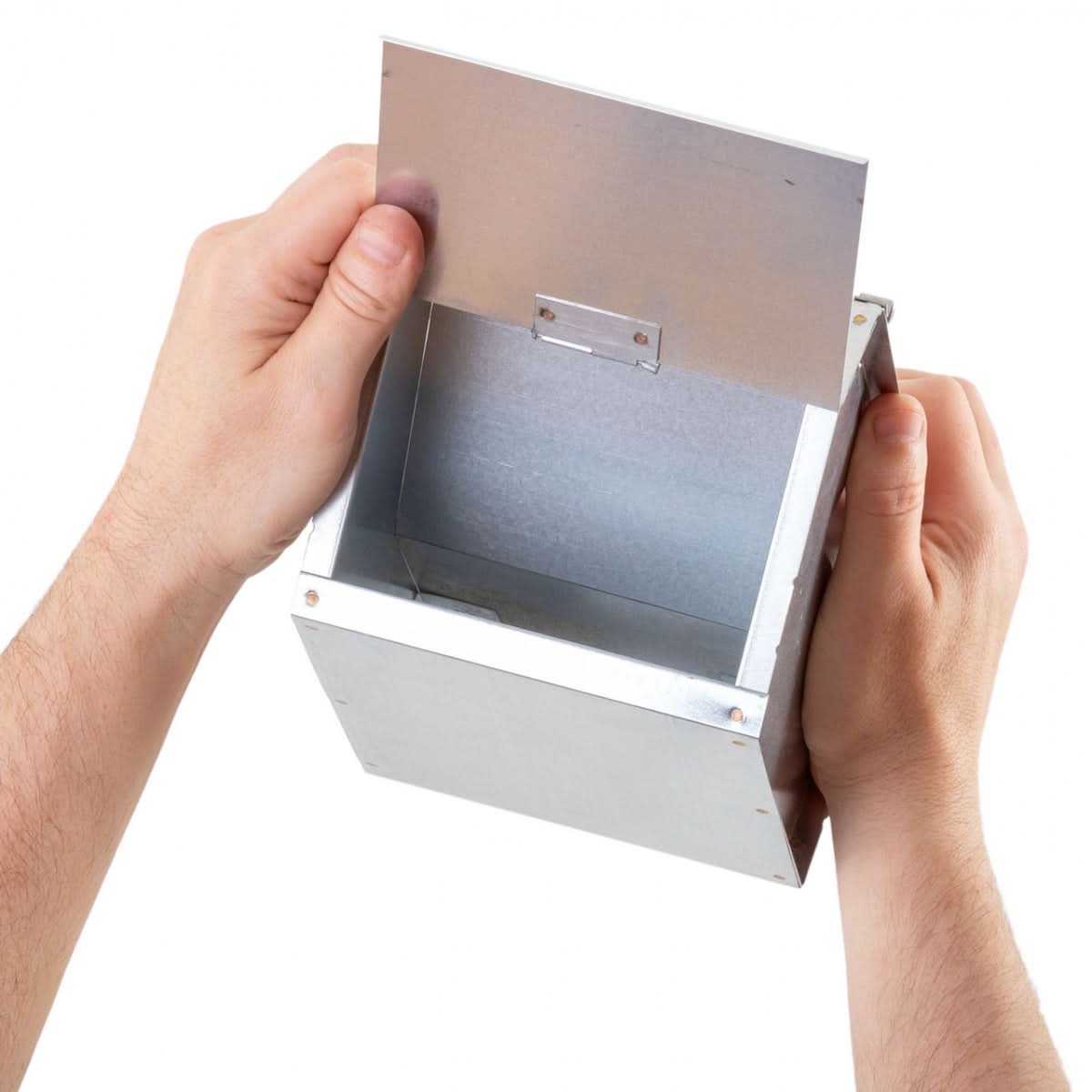 Hranitoare metalica zincata pentru iepuri, 2.2 litri, cu un compartiment