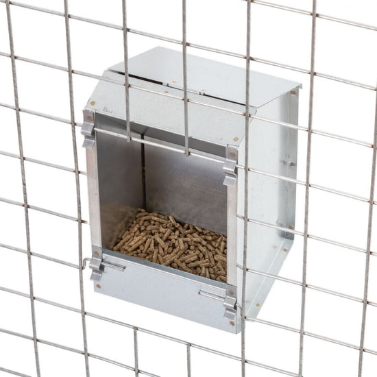 Hranitoare metalica zincata pentru iepuri, 2.2 litri, cu un compartiment
