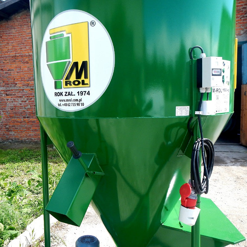Amestecator furaje 2000 kg M-ROL – volum 3430 L, motor 3 kW, Polonia
