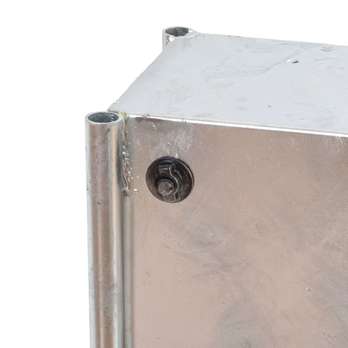 Hranitoare otel zincat 35 litri pentru bovine si cabaline montare perete