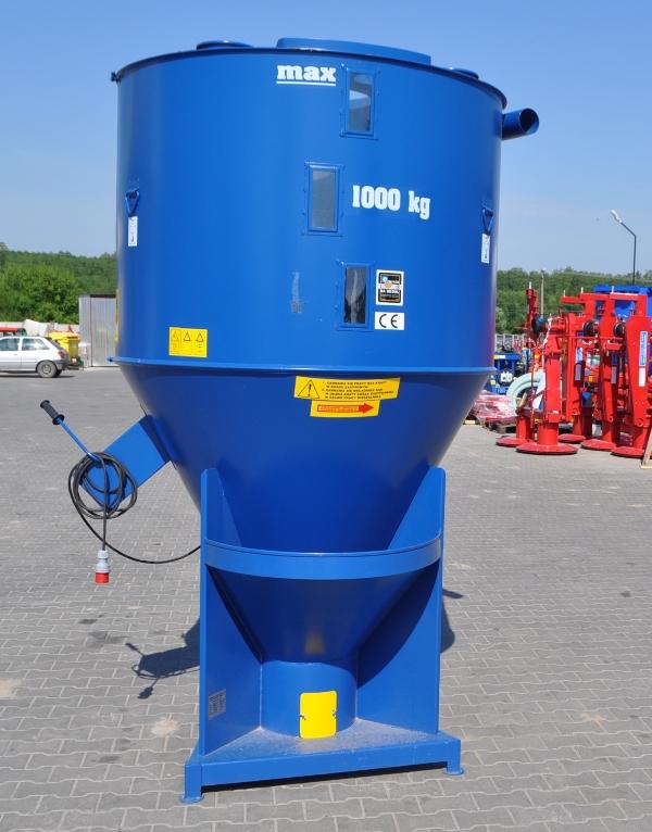 Amestecator furaje 2000 kg DOZAMECH – volum 4400 L, motor 3 kW, Polonia