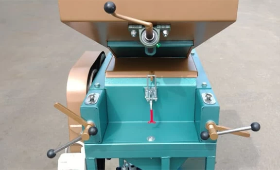 Aplatizor de cereale Artmash DZV-300 – 4 kW, 380V, 2000–4000 kg/h