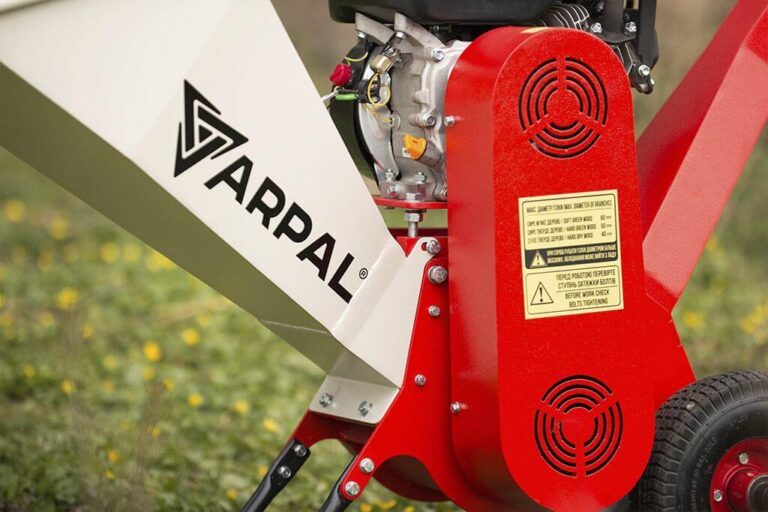 Tocator crengi ZEP ARPAL MB-60BD cu motor benzina 7CP, diametru max 60 mm, 2 cutite reversibile, capacitate 2 mc/ora