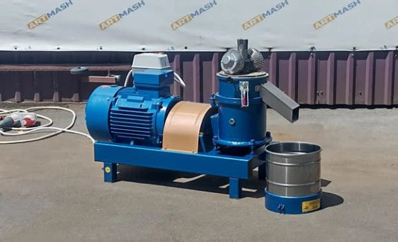 Granulator furaje ZEP GKP-15 Artmash cu role conice, motor 15 kW, matrita 4 mm, productie pana la 450 kg/ora