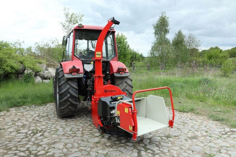 Tocator crengi ZEP MK-170 PTO cu alimentare hidraulica, diametru max 170 mm, 50 CP, productivitate 12 m3/h