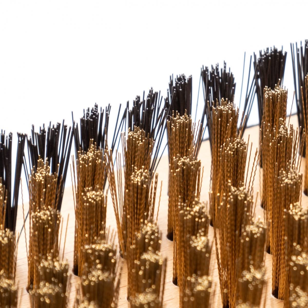 Perie cu par din alama si nailon pentru curatarea pielii si parului animalelor domestice