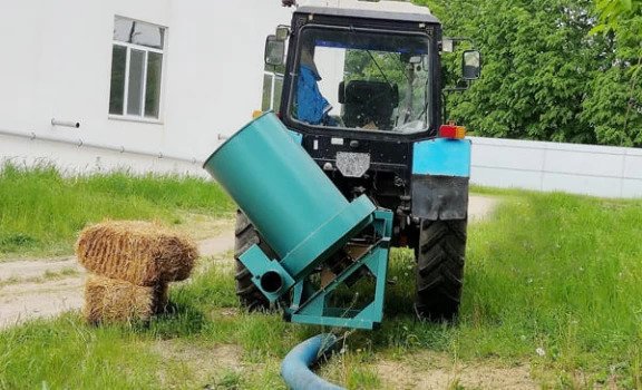 Tocator baloti PPSR-PT – puternic, conectabil la tractor pentru ferme mari