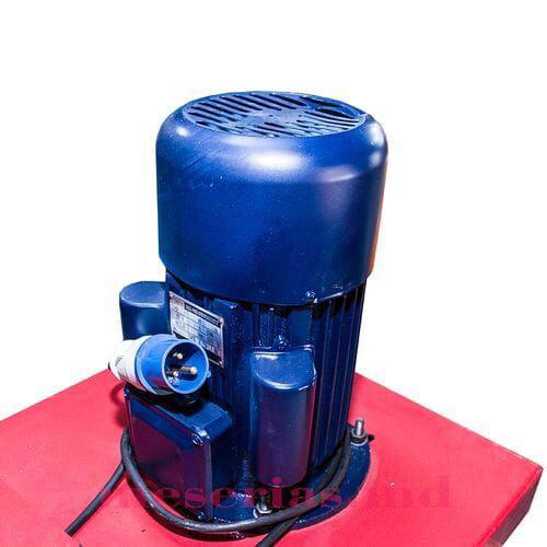 Granulator Furaje ZEP Eurogran 120, Motor 3 kW, 220V, 3 Matrite Incluse, Capacitate 100 kg/ora