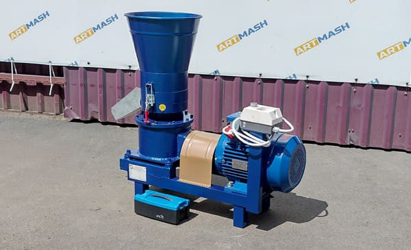 Granulator furaje ZEP GKP-7.5 Artmash cu motor trifazat 7.5 kW, productie pana la 300 kg/ora