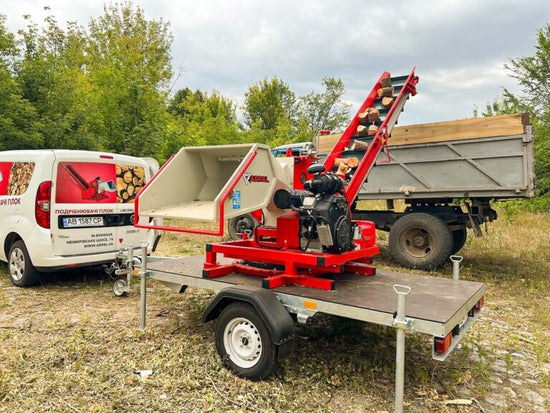 Tocator crengi ZE PAM-200 BD-K PRO cu motor 35 CP, diametru max 200 mm, banda transport 3.5 m, 14 m3/h