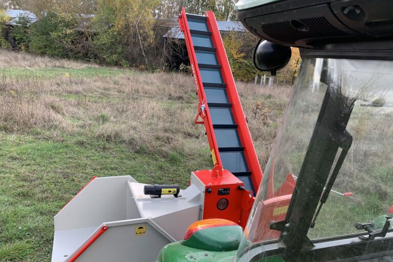 Tocator crengi ZEP AM-200 PTO-K PRO cu banda 4 m, diametru max 200 mm, 80 CP, 14 m3/h