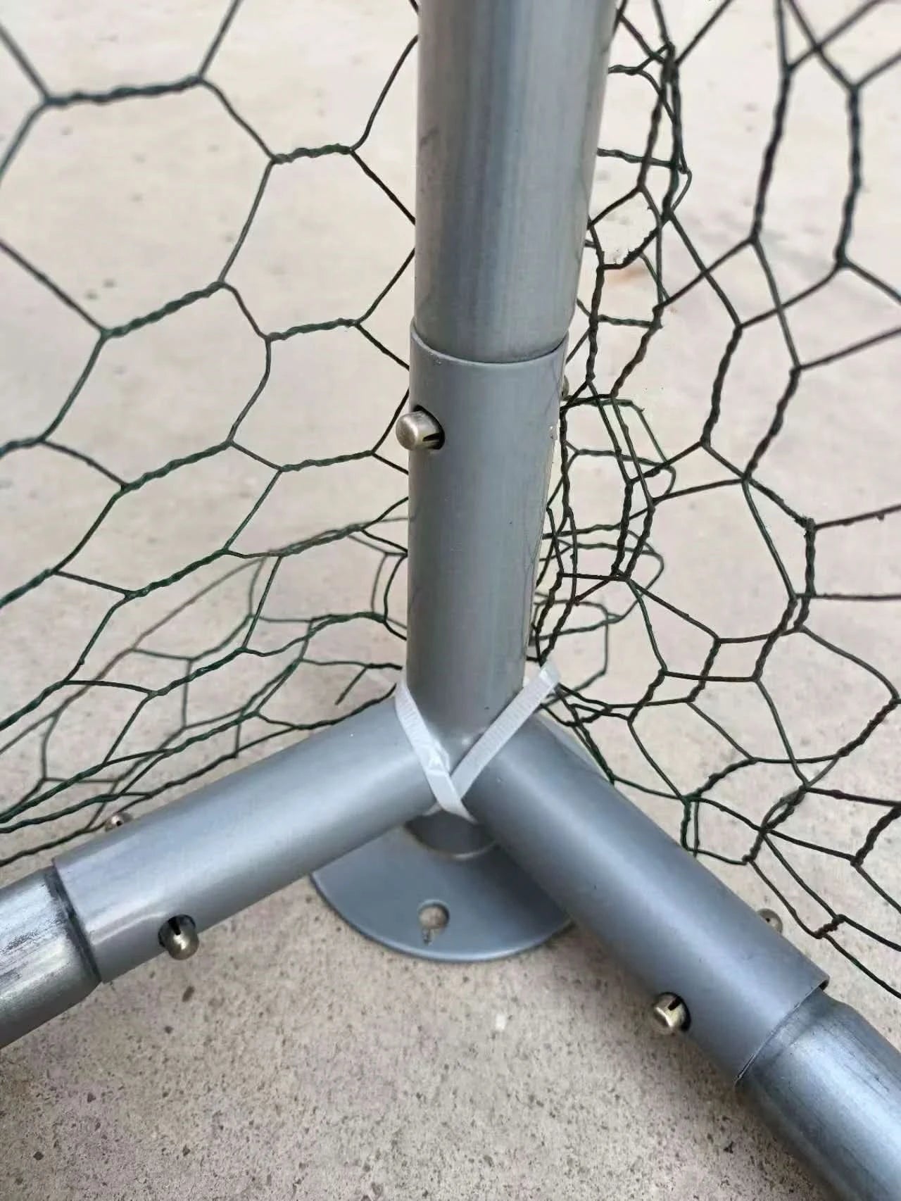 Cotet pasari 3x2x1.95 m, otel galvanizat, plasa zincata si prelata impermeabila