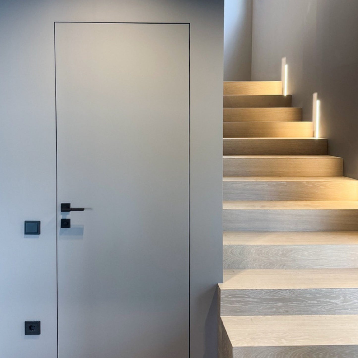 Usa de interior cu toc ascuns Filomuro - garnitura gri - 230 x 90 cm