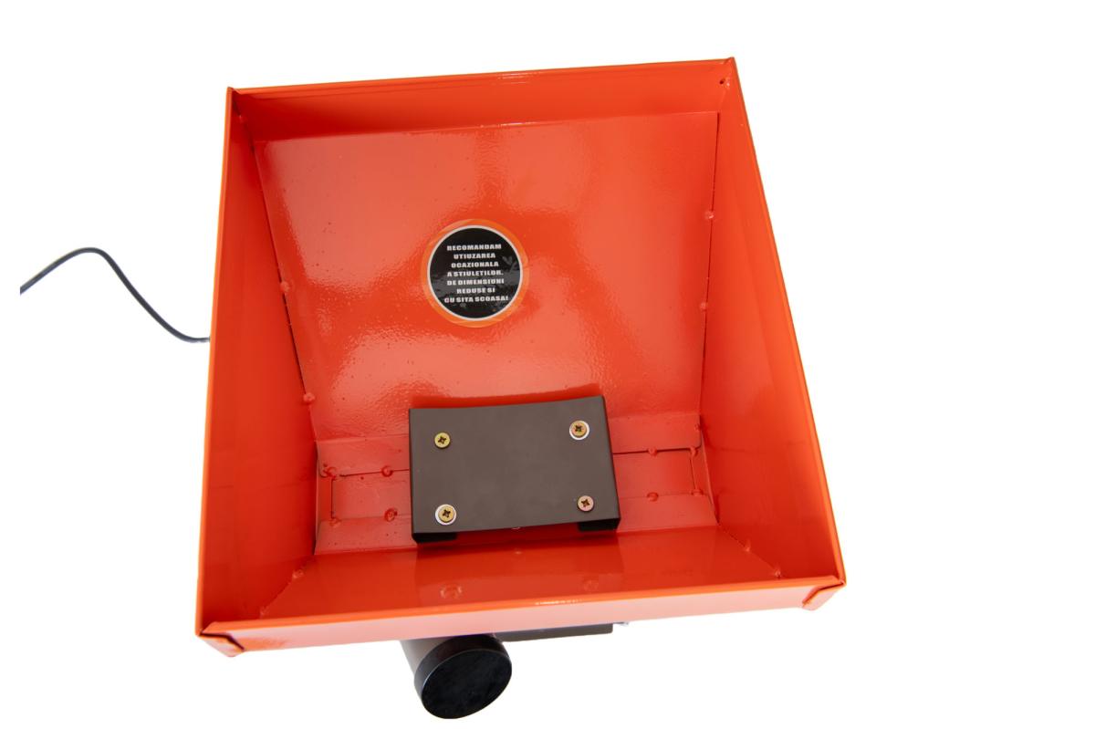 Moara Profesionala pentru cereale si stiuleti de porumb WOLFSON MCR-1, 2700W, 200 kg/h, 20 ciocanele