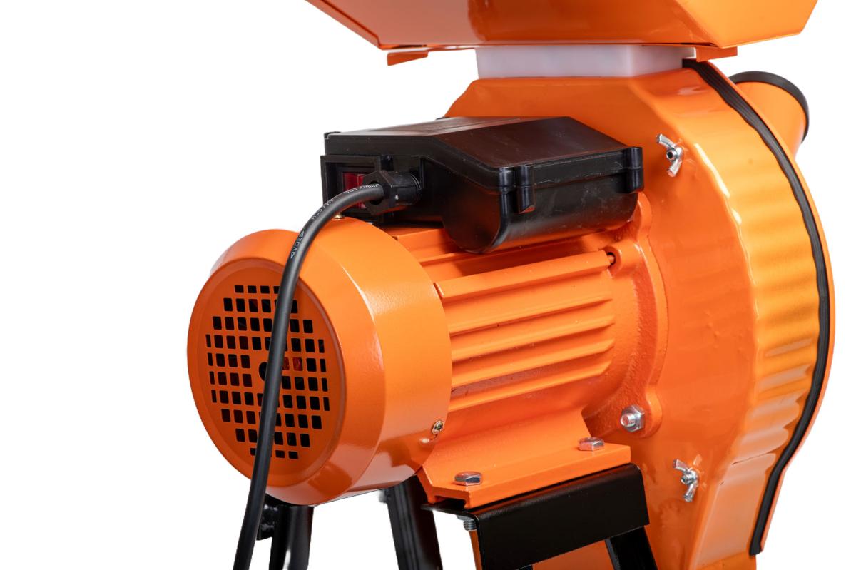 Moara PROFESIONALA WOLFSON MCR-1S, cereale si stiuleți porumb, 2700W, 200 kg/h, cu suport metalic