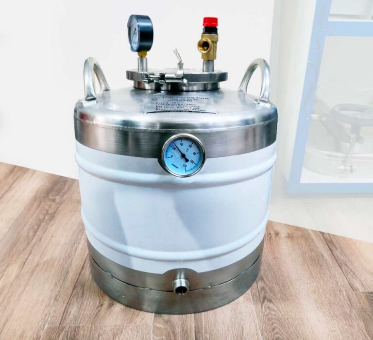 Autoclav ZEP 20L pentru fabricarea conservelor, inox AISI 304, termometru 125C, manometru 6 bari, suport borcane inclus