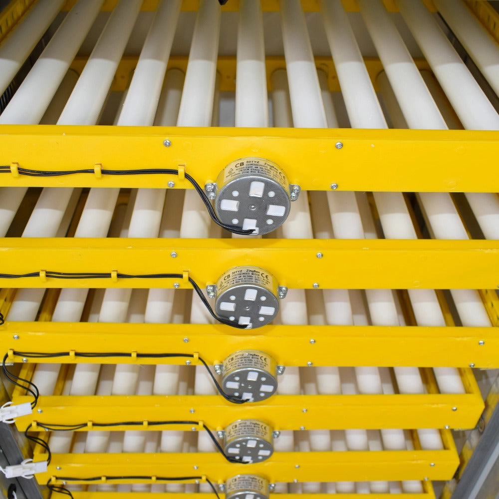 Incubator profesional ZEP UNITEH 500 pentru oua, capacitate foarte mare, control digital, intoarcere automata, ovoscop integrat