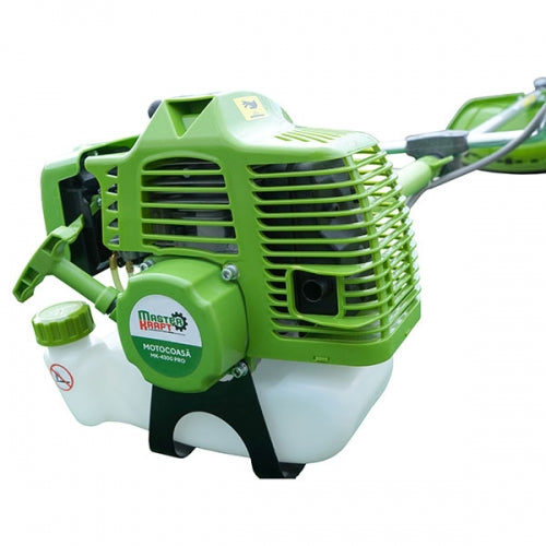 Motocoasa Master Kraft MK-4300, 4.3 CP, motor 2 timpi, latime taiere 415 mm, kit accesorii inclus