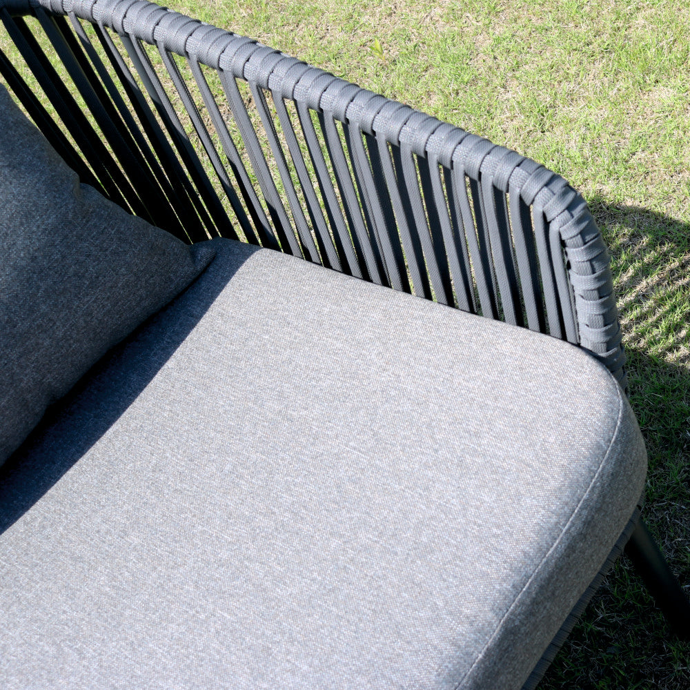 Set mobiler terasa/gradina din aluminiu KLUGMEISTER KJF10537, canapea + doua fotolii + masa din sticla (perne incluse), culoare gri