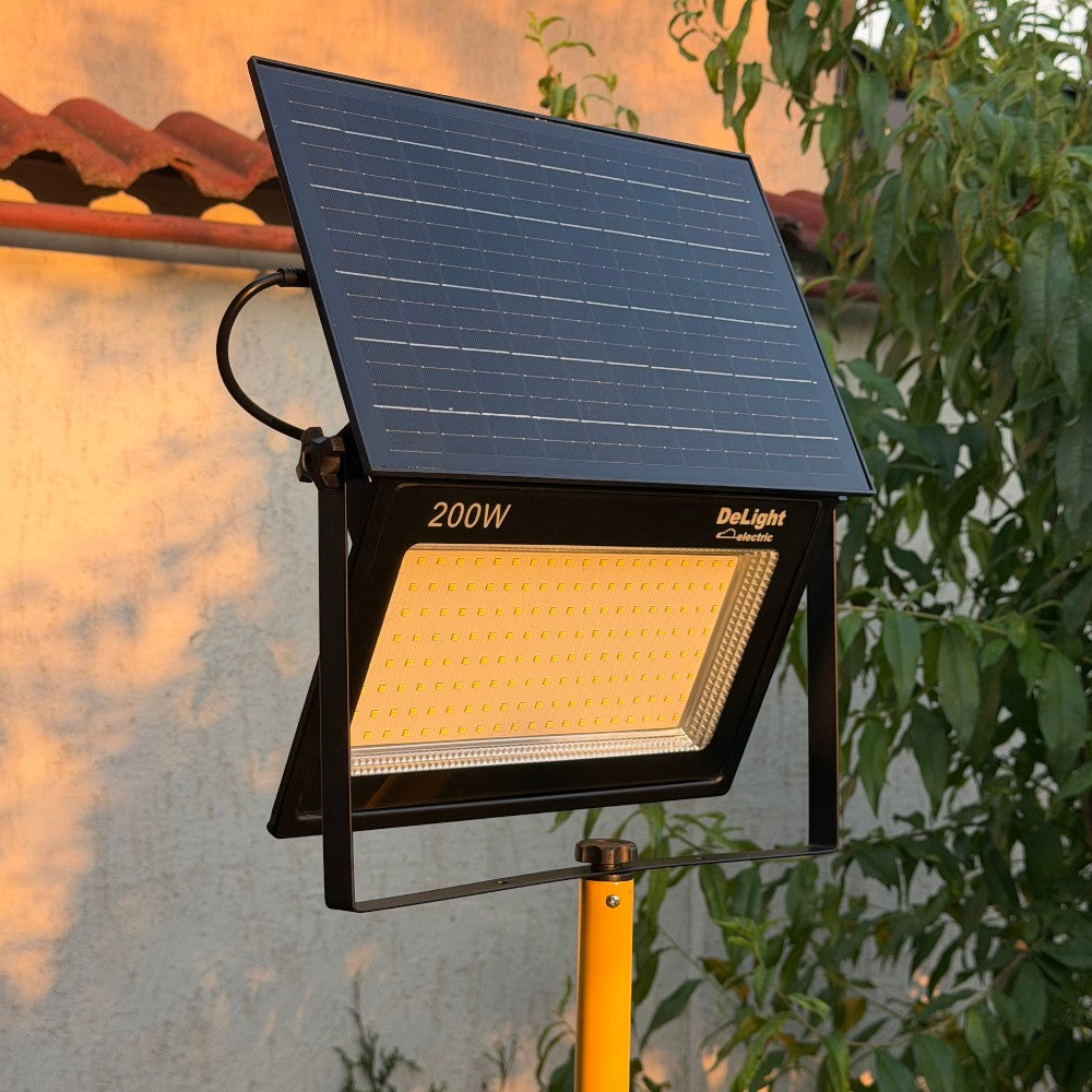 Proiector solar 200W, 1900 lm, 320x210x52 mm