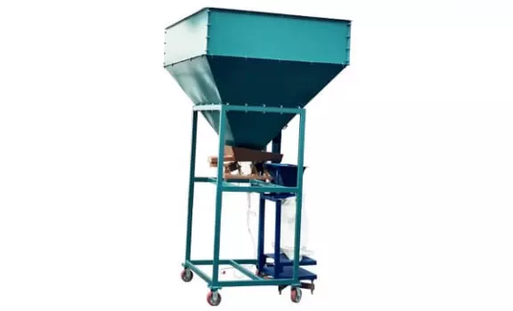 Dozator peleti cu buncar 1.5 m3 si cantar DV-1,5, 0.15–50 kg, productivitate mare