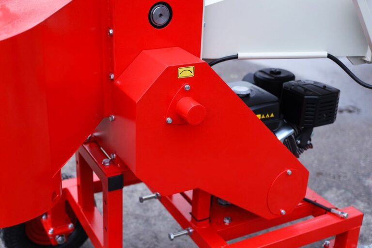 Tocator de crengi ZEP AM-120BD MAX ARPAL, diametru maxim 120 mm, motor 16 CP, productivitate 6 m3/ora