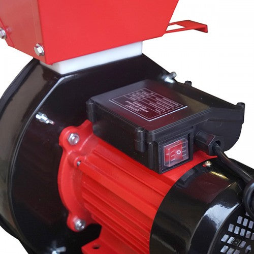 Moara electrica de furaje INCRAFT CR-3500, 3.5 kW, 20 ciocanele, 4 site, 200 kg/h, 10L