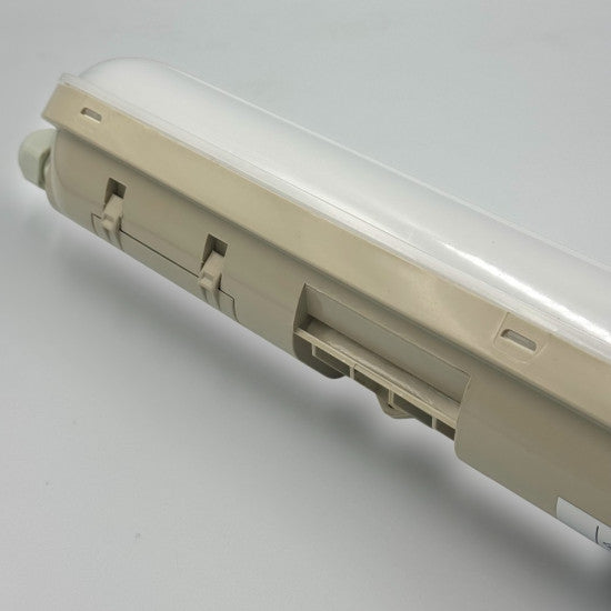 Corp LED 18W, 600x76x66mm, 4100K, IP65