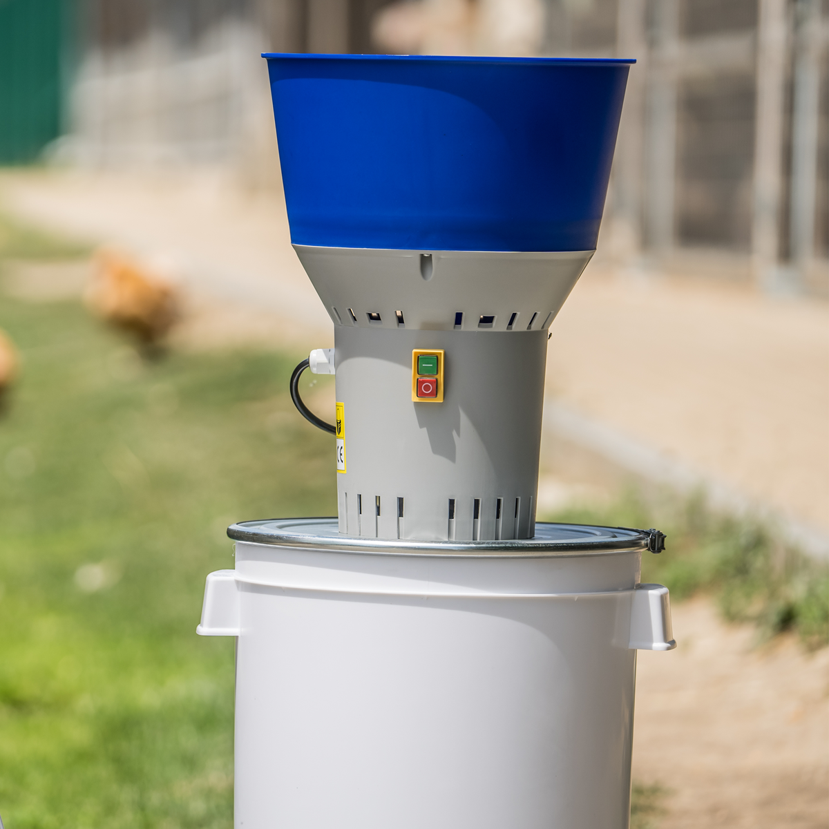 Moara cereale ZEP EUROMILL-50, 1400W, 300 kg/h, galeata 50L, 4 site incluse, motor cupru