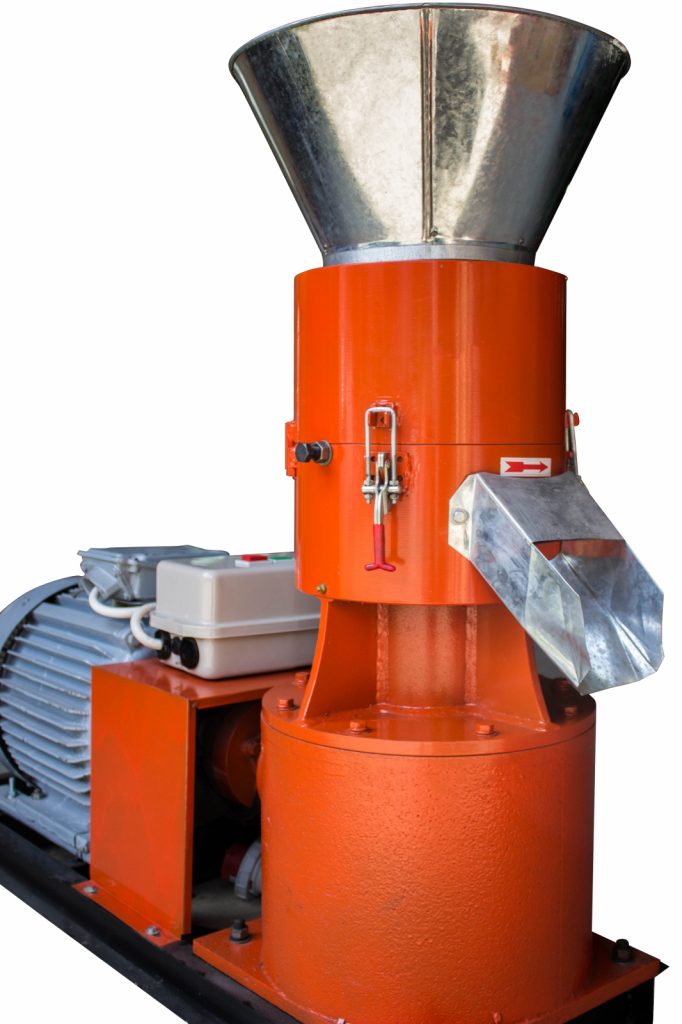 Granulator furaje ZEP KL-300  cu motor 22 kW si 3 matrite, productie pana la 700 kg/ora