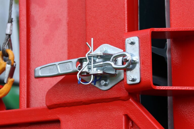 Tocator crengi  ZEP AM-200 PTO-K PRO cu banda 4 m, diametru max 200 mm, 80 CP, 14 m3/h