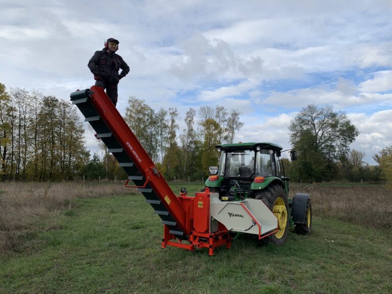 Tocator crengi  ZEP AM-200 PTO-K PRO cu banda 4 m, diametru max 200 mm, 80 CP, 14 m3/h