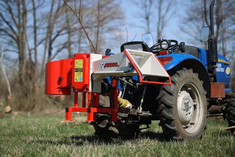 Tocator crengi ZEP ARPAL AM-80PTO pentru priza tractor, diametru max 80 mm, 6 cutite, capacitate 4 mc/ora