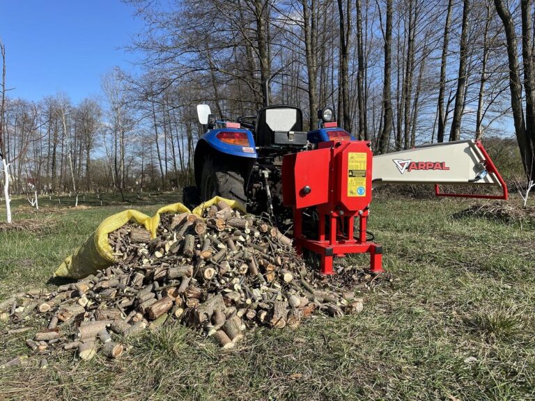 Tocator crengi ZEP ARPAL AM-80PTO pentru priza tractor, diametru max 80 mm, 6 cutite, capacitate 4 mc/ora