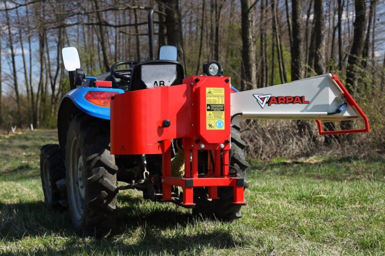 Tocator crengi ZEP ARPAL AM-80PTO pentru priza tractor, diametru max 80 mm, 6 cutite, capacitate 4 mc/ora
