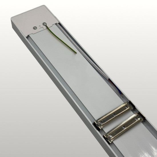 Corp LED liniar transparent, 54W, 6500K, 1200 mm