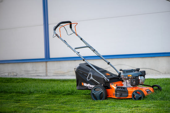 Masina de tuns iarba profesionala Wolfson 4 CP, autopropulsata, 46 cm, benzina, 61L, mulcire