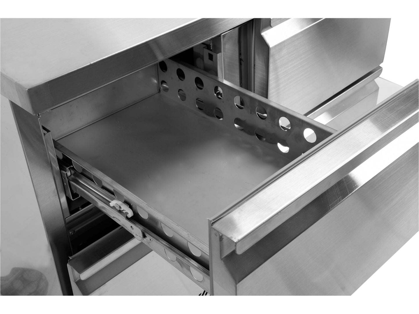 MASĂ DE RĂCIRE 220L CU 4 SERTARE