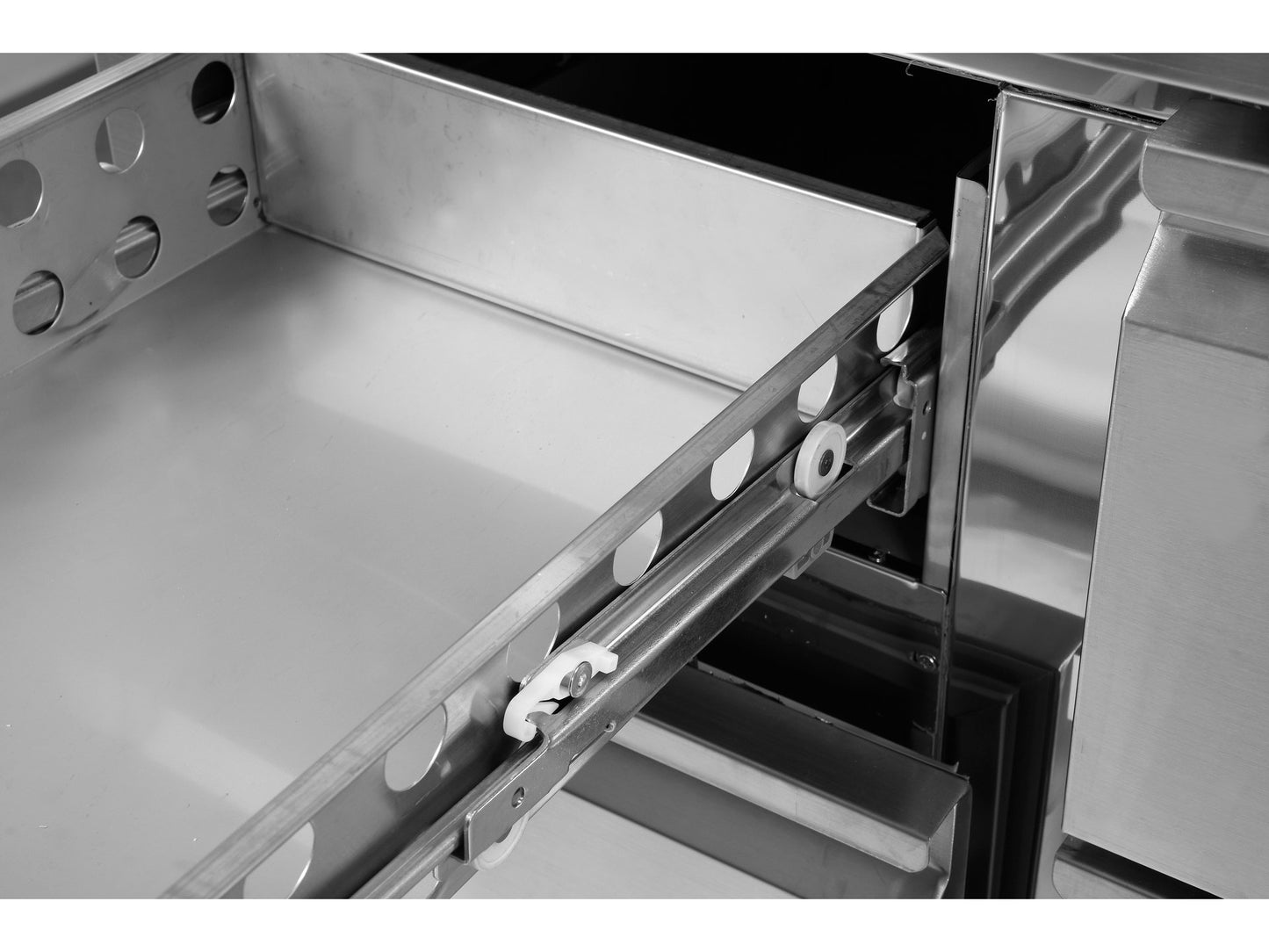 MASĂ DE RĂCIRE 220L CU 4 SERTARE