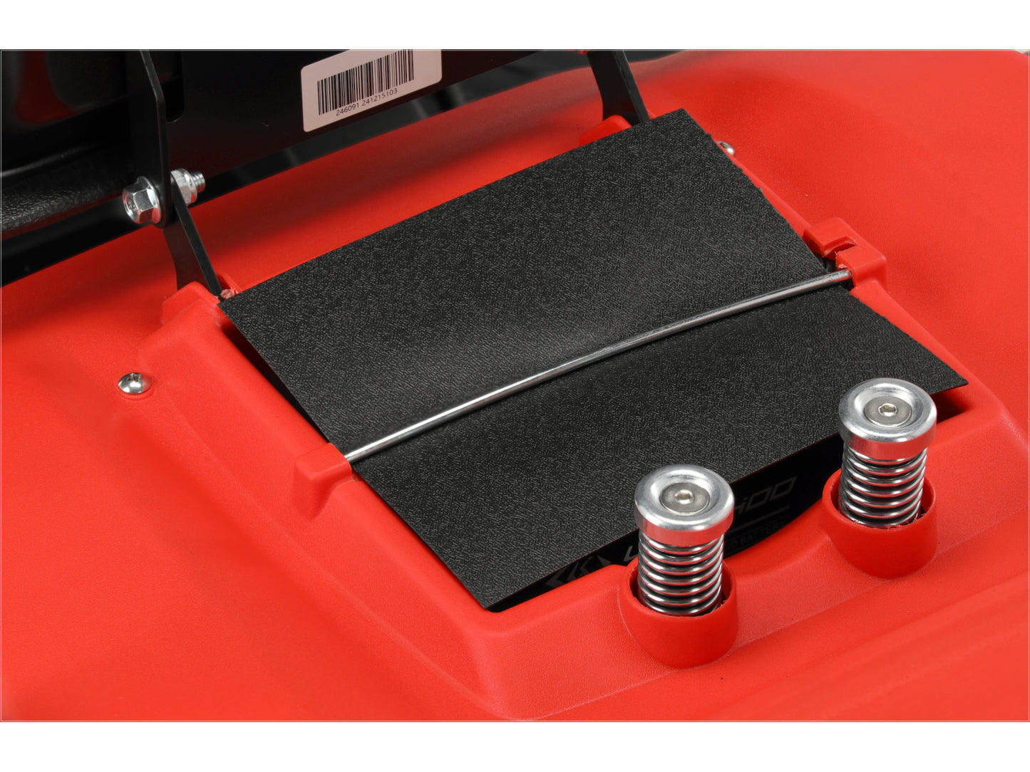 TRACTORAȘ TUNS IARBA