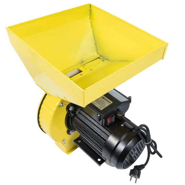 Moara cereale, legume si fructe Gospodarul Profesionist GP-3, 3600W, cuva mare, 200 kg/h, PROFESIONALA