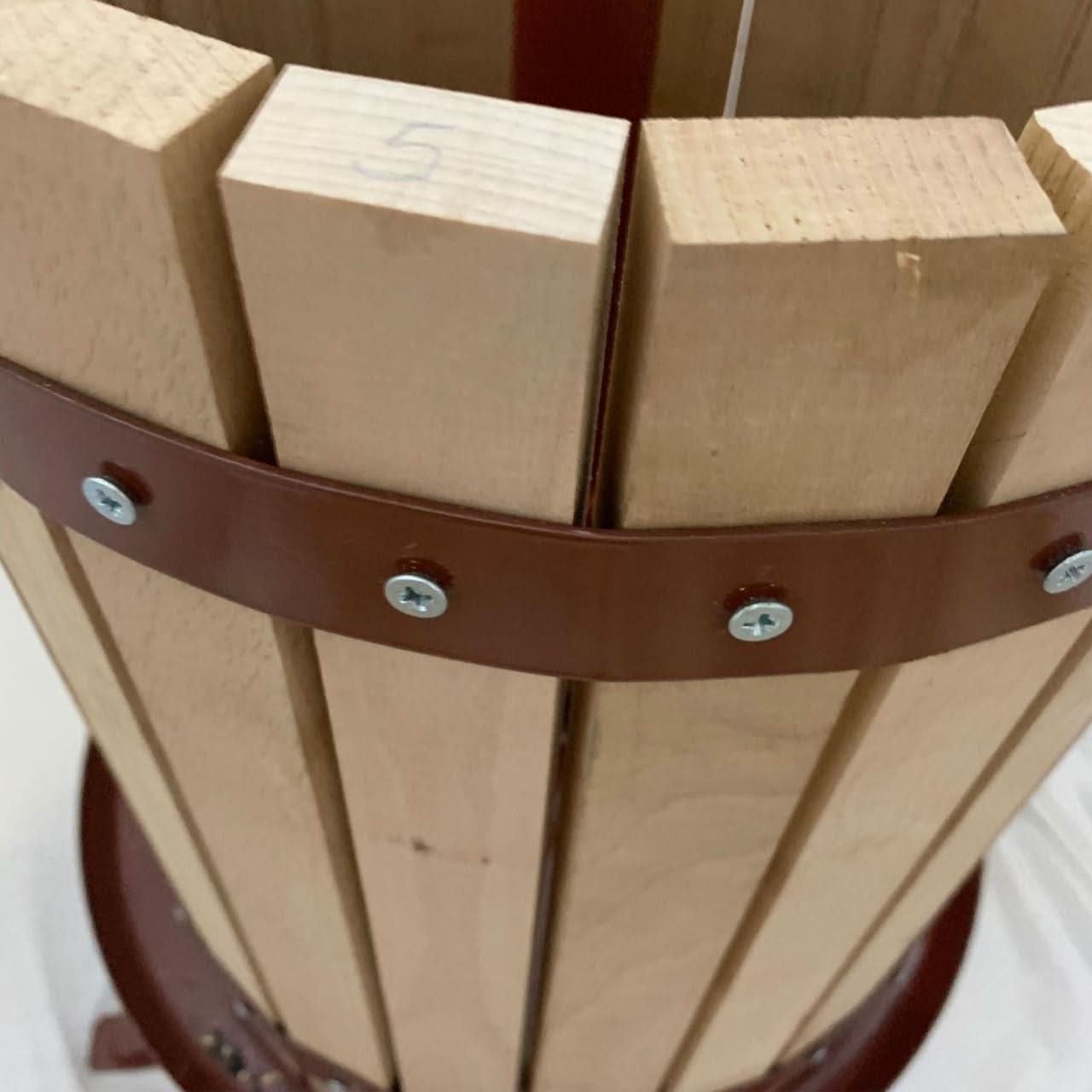 Presa manuala pentru struguri VivaTechnix VMD-32, 140 kg/h, 32 litri