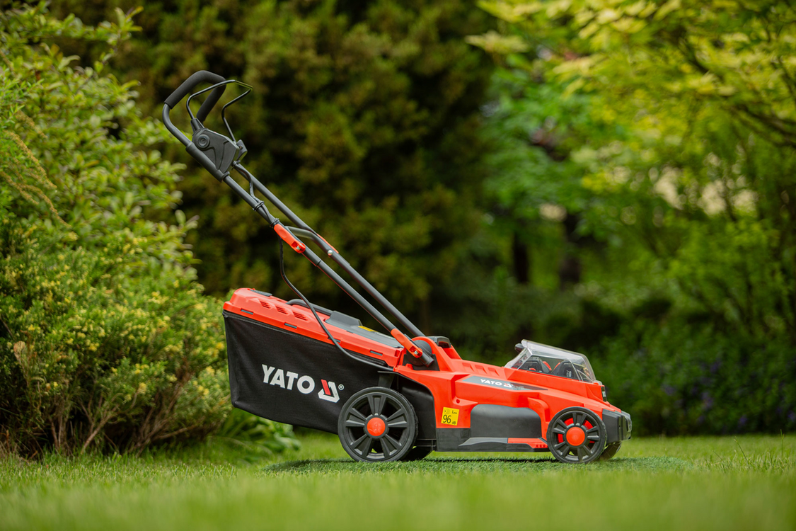 Masina tuns iarba Yato YT-85222 36V 37cm motor fara perii - imagine produs 6
