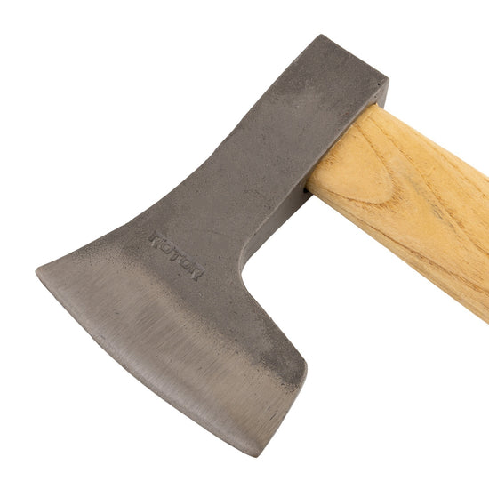 Topor romanesc cu maner lemn 1250g